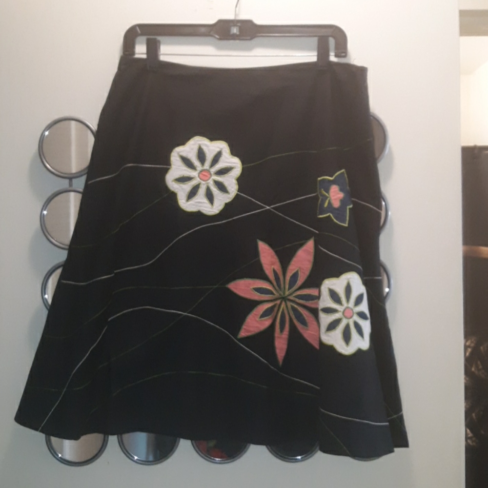 🌺BLACK FLOWERED Skirt